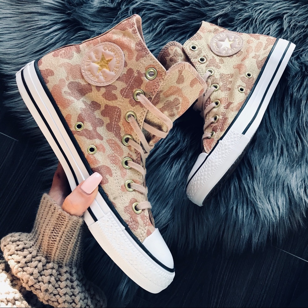 NWB 🤩 CONVERSE ROSE GOLD CAMO SHIMMER BLUSH